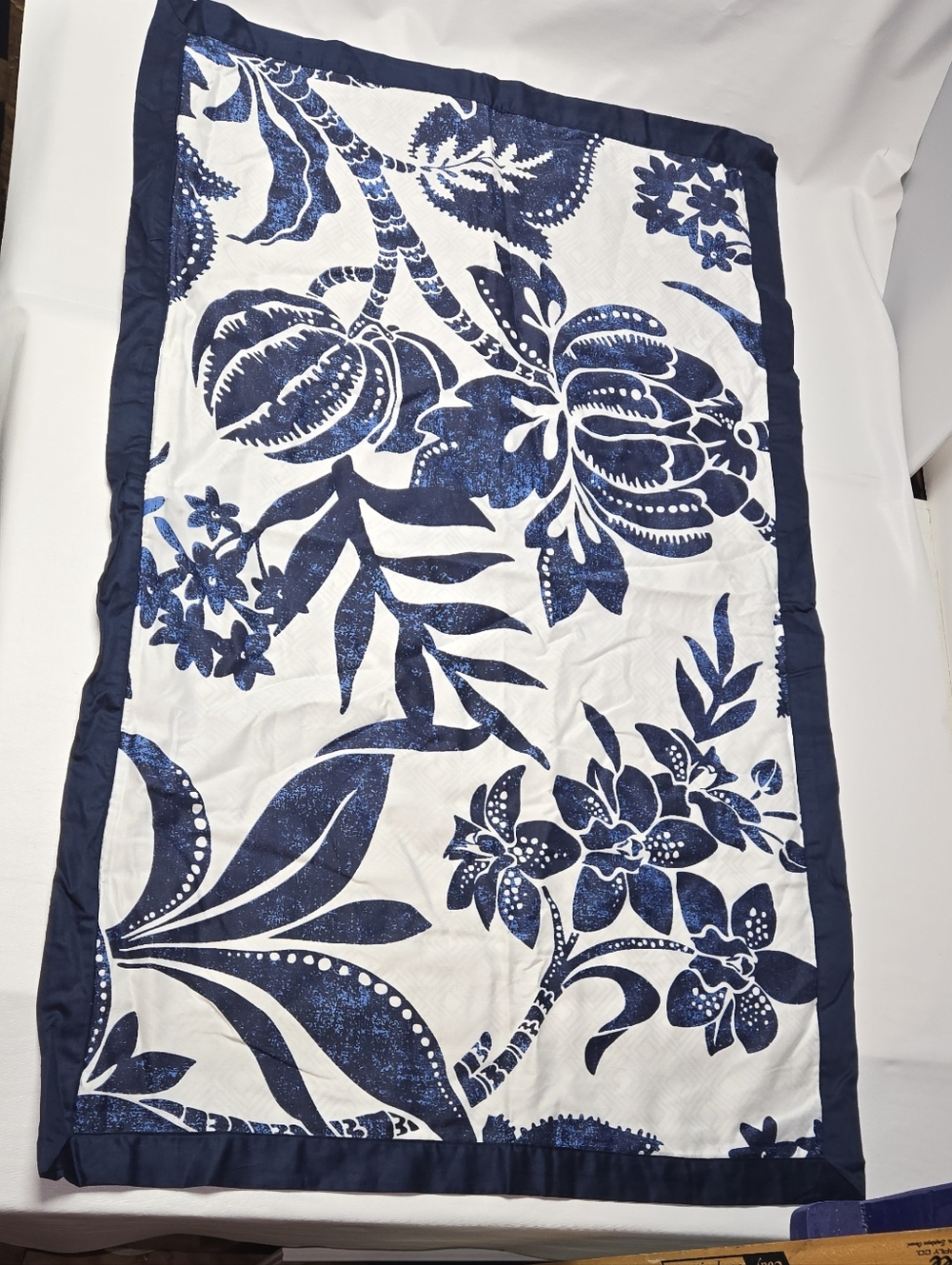Liz Claiborne Marina Navy Blue and White King Pillow Shams Set Of 2